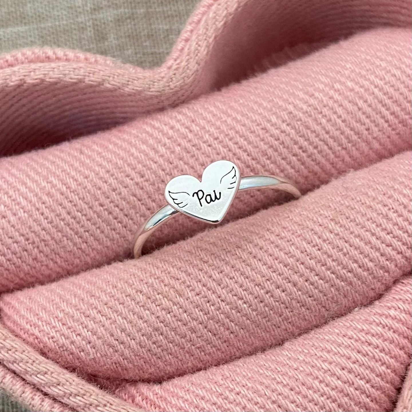Anel Asa de Anjo com Nome e Frase