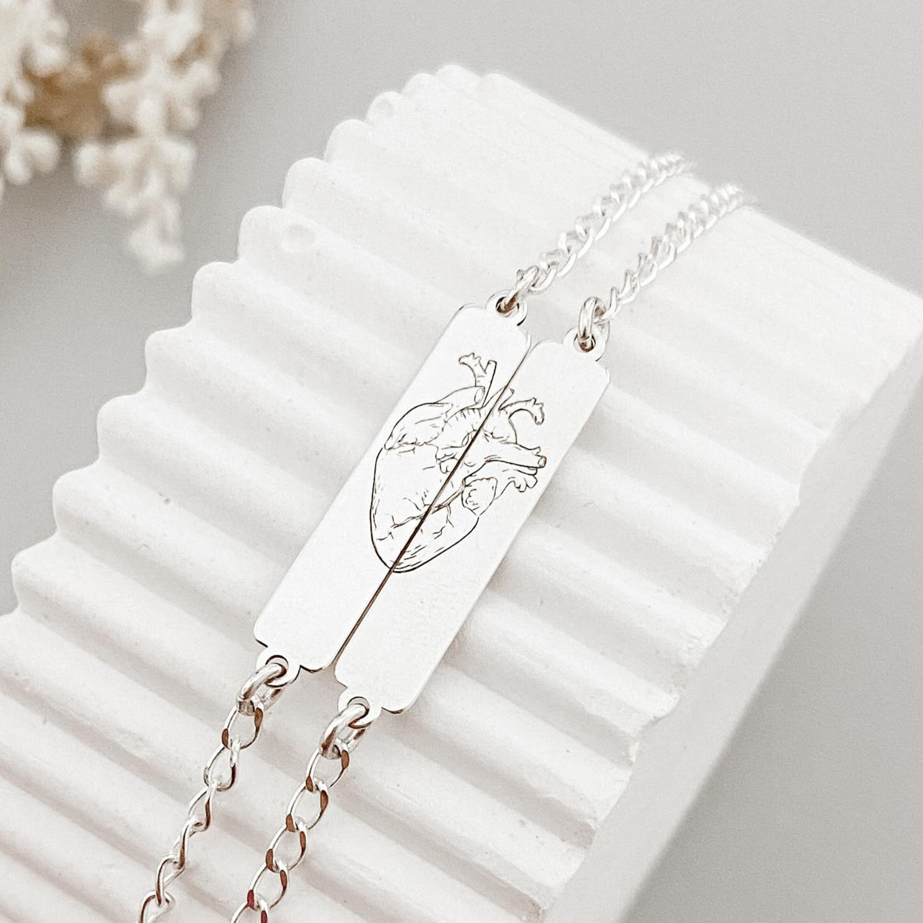 Kit Pulseiras Plaquinhas Personalizadas