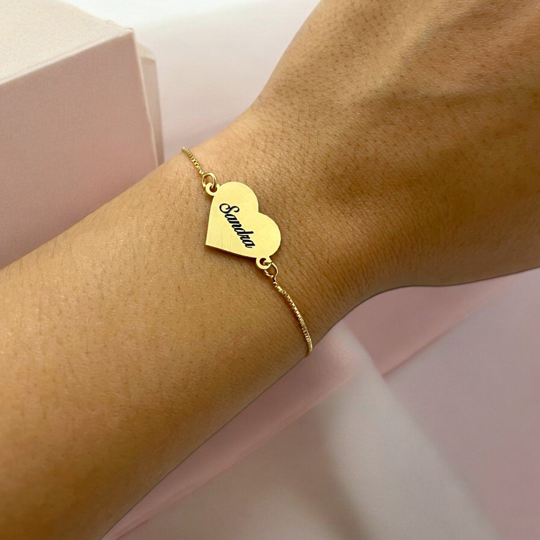Pulseira de Coração Gravatinha com Nome