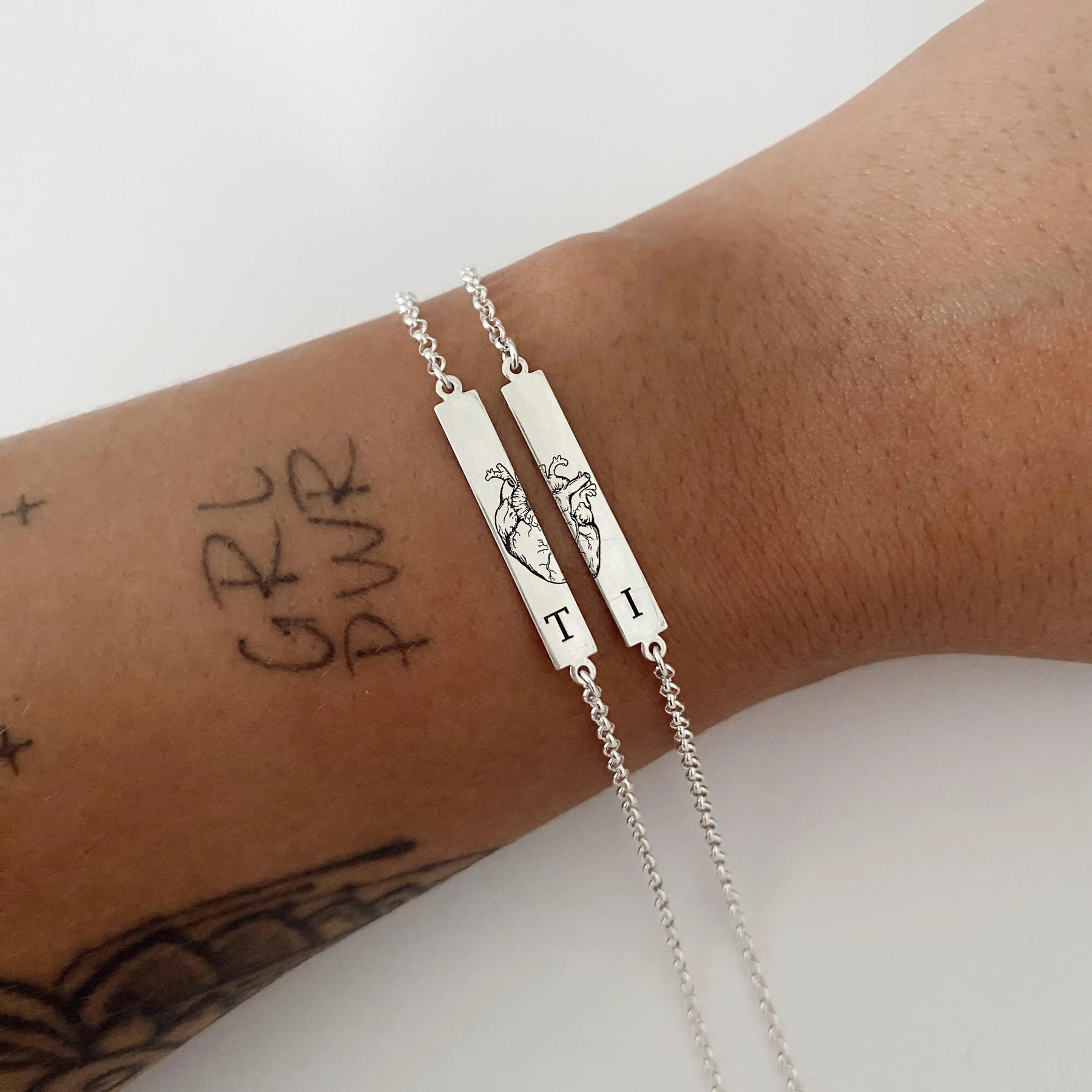 Kit Pulseiras Plaquinhas Personalizadas